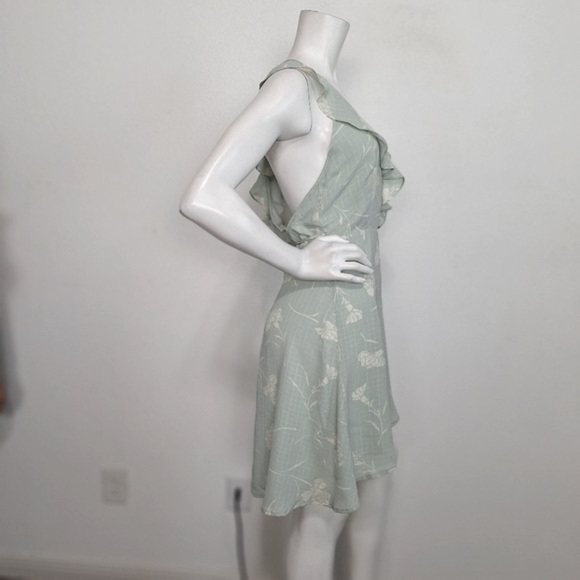Isalis Green Cream Coquette Romantic Floral Ruffle Genuine Wrap Dress Size M - Picture 5 of 10